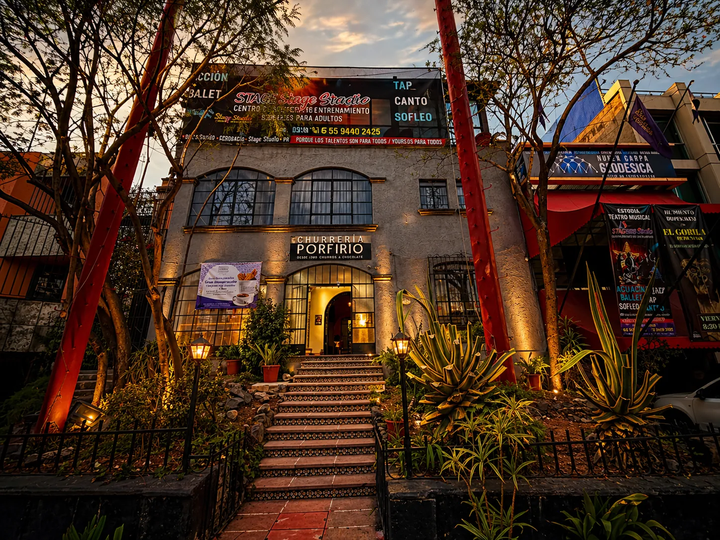 La fachada del recinto en San Ángel al atardecer